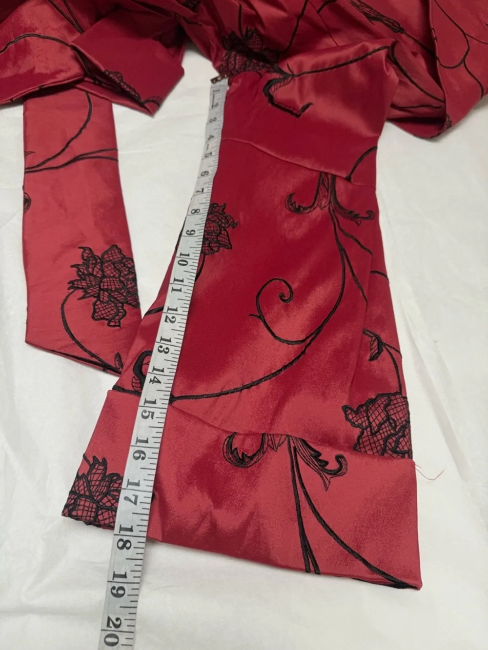 NWT 🔴Samuel Dong Red Satin Jacket with Black Label Detail🔴 - Picture 5 of 10